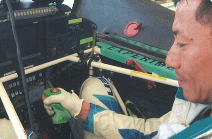 操縦桿グリップ採用